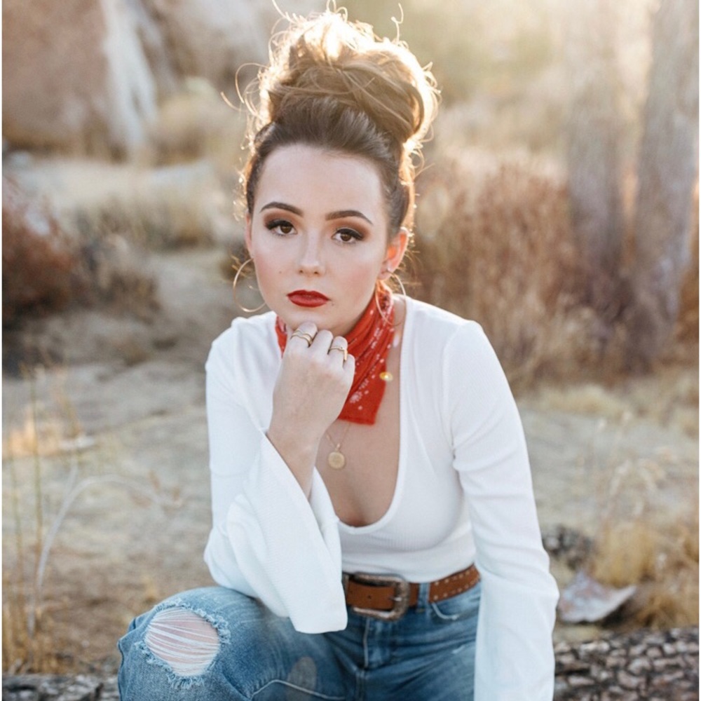 Meet your Posher, Avery